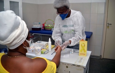 Secretaria da saúde realiza ação especial de teste rápido e vacinação para hepatites virais em Salvador