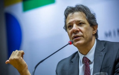 Mesmo com redução de juros no EUA, temos que diversificar fontes de financiamento, diz Haddad