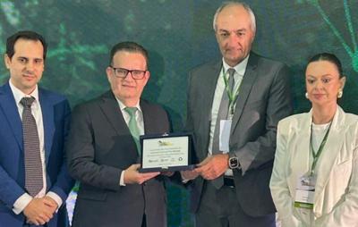 Desembargador federal César Jatahy Fonseca é homenageado com medalha de mérito durante congresso em Salvador