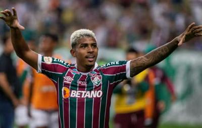 Fluminense reintegra John Kennedy após afastamentos por indisciplina