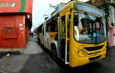 Homem escorrega em calçada e é atropelado por ônibus no Subúrbio de Salvador