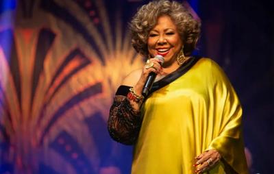 Alcione relembra sucessos em show de 50 anos de carreira na Concha Acústica do TCA