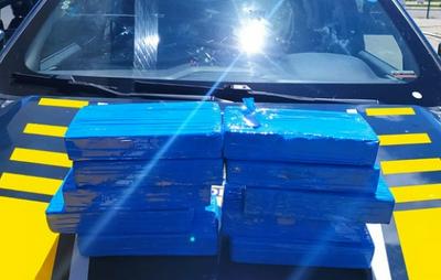 PRF apreende 10 kg de cocaína em carro que passava por trecho da BR-101 na Bahia