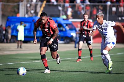 Pelo Brasileirão, Vitória abre 2 a 0, Bahia reage e arranca o empate no 5º Ba-Vi do ano