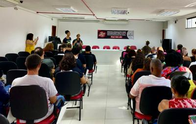 Ato em apoio à greve dos defensores públicos reuniu representantes de movimentos sociais