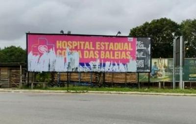 Outdoors do Hospital Estadual Costa das Baleias, em Teixeira de Freitas, sofrem vandalismo