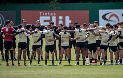 Vitória se reapresenta e começa preparação para encarar o Juventude