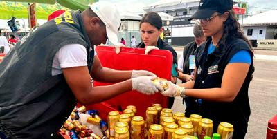 Procon e Vigilância Sanitária apreendem e descartam bebidas impróprias para consumo