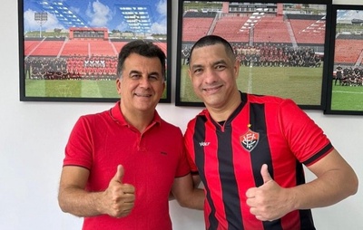 Ex-Vitória, Fábio Costa visita instalações do Leão e comenta: "Na minha época não tinha isso"