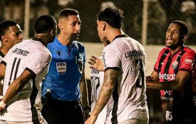 Vitória faz representação contra arbitragem de jogo diante do Botafogo