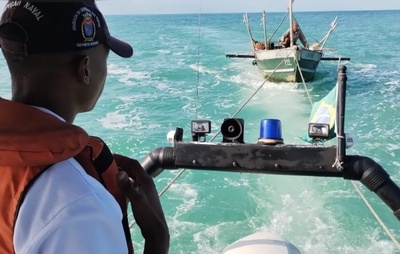 Pescador idoso é resgatado após ficar à deriva no litoral do Extremo Sul baiano