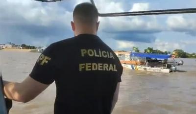 Polícia Federal resgata embarcação brasileira sequestrada na Bolívia