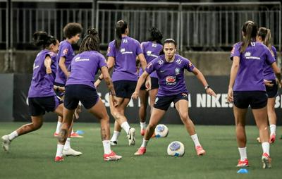 Confira a galeria de fotos do treino da Seleção Brasileira Feminina em Salvador