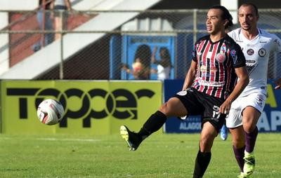 Vitória da Conquista anuncia a contratação do volante Leandro Sobral para a Série B do Baiano