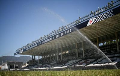 Palco de Vasco x Vitória, troca de gramado de São Januário inviabiliza show de Whinderson Nunes