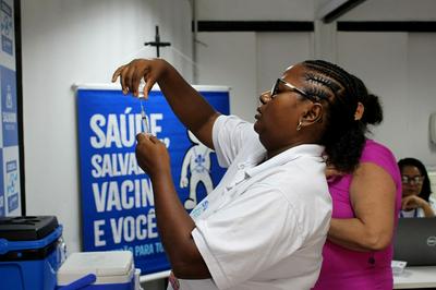 Para zerar estoque, Salvador terá estratégia de vacinação contra a dengue nesta segunda-feira