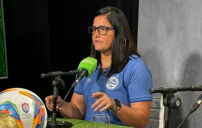 'Precisamos estimular a modalidade', diz Lindsay Camila sobre investimento do futebol feminino no Brasil