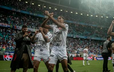 Jogadores do Vitória são punidos por comemoração após título do Campeonato Baiano