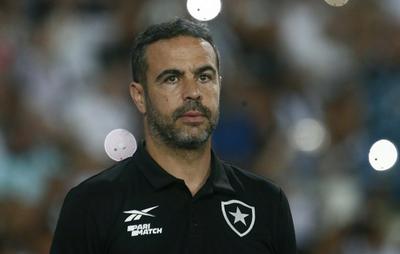 Após vencer na Copa do Brasil, técnico do Botafogo mira o Bahia pelo Brasileiro: "Não temos tempo para festejos"