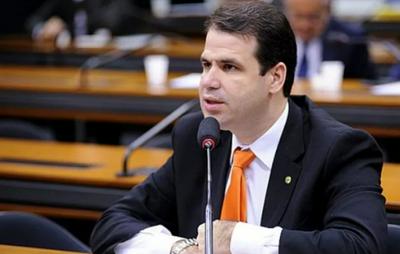 Deputado começa a colher assinaturas para abertura de CPI dos Planos de Saúde