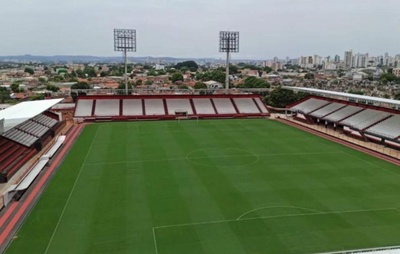 Confira as escalações oficiais de Atlético-GO x Vitória pelo Brasileirão