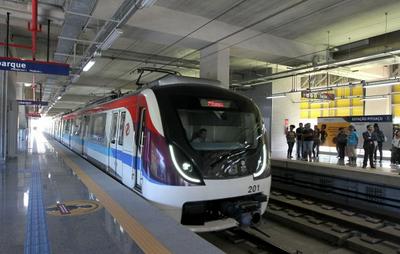 Mulher cai nos trilhos da Estação de Metrô Mussurunga, em Salvador