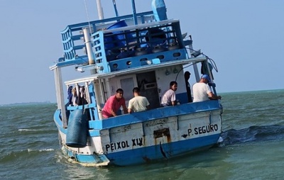 Marinheiros salvam cinco vidas em operação de resgate em Porto Seguro