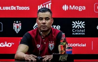 Jair Ventura atribui mau momento do Atlético-GO à dificuldade da Série A: "Sarrafo é mais alto"