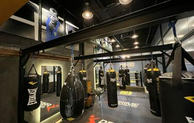 Robson Conceição inaugura academia de boxe em Lauro de Freitas