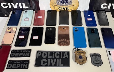 Polícia Civil apreende 18 celulares e procurado é preso em Feira de Santana