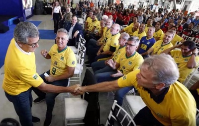 Bernardinho e Zé Roberto seguem como treinadores das Seleções Brasileiras de Vôlei