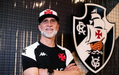 Vasco anuncia Álvaro Pacheco como novo treinador