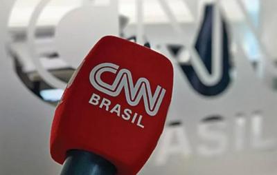 Repórter da CNN que caiu de prédio após encontro sexual durante expediente sofreu fraturas graves