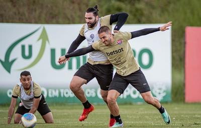 Vitória inicia preparação para enfrentar o Atlético-GO na retomada do Brasileirão