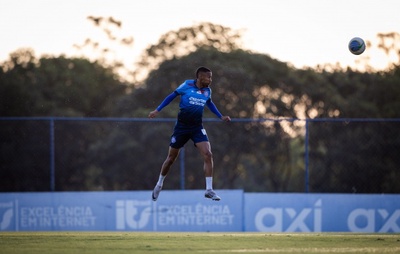 Ademir é novidade na lista de relacionados do Bahia para enfrentar o Flamengo