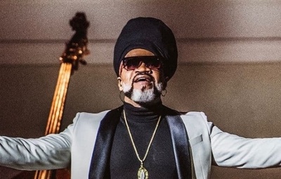 Fotógrafo entra com ação judicial contra Globo e Carlinhos Brown