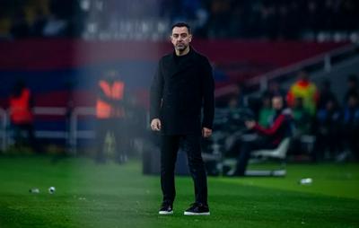 Barcelona anuncia a demissão do técnico Xavi Hernández