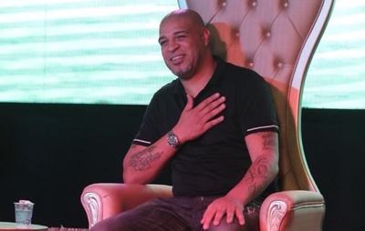 Adriano Imperador anuncia jogo festivo com Flamengo x Inter de Milão