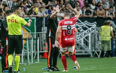 Após classificação na Copa do Brasil, técnico exalta 1º semestre do CRB: "Melhor da história"