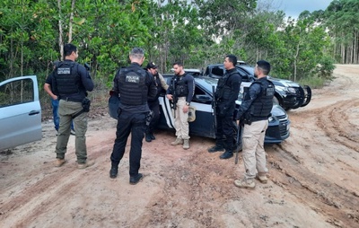 Três homens presos em flagrante com carga de madeira roubada em Caravelas