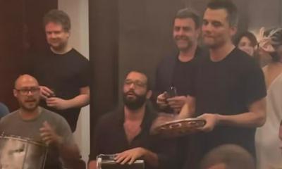 VÍDEO: Wagner Moura curte samba com Humberto Carrão e Selton Melo no Rio de Janeiro