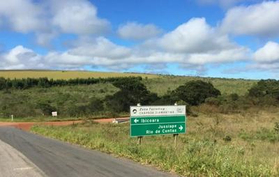 Governo anuncia obras em estrada que dá acesso à cachoeira da Chapada Diamantina