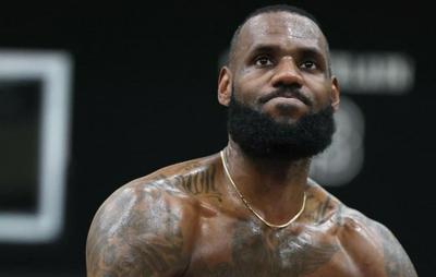 LeBron James faz postagem respondendo especulações sobre seu futuro na NBA