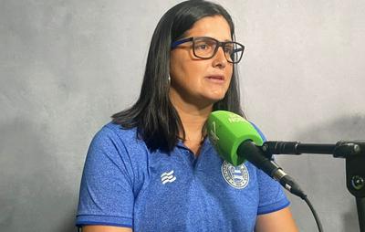 Lindsay Camila dá sua visão e se diz contra a mudança na proporção do campo para o futebol feminino