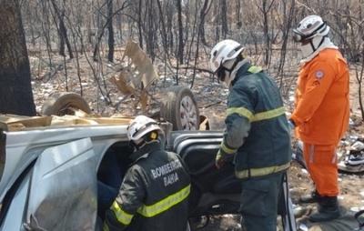 Motorista morre após capotamento em trecho da BR-242 na Bahia