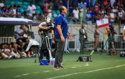 Após triunfo, Ceni valoriza grupo e afirma: "Sonho ver esse estádio em jogo de Libertadores"