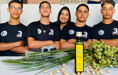 Jovens de colégio baiano usam licuri para criar biocombustível sustentável