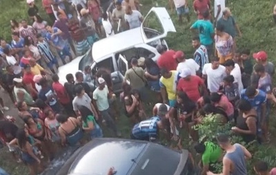 Carro cai de ponte no interior baiano e deixa cinco feridos